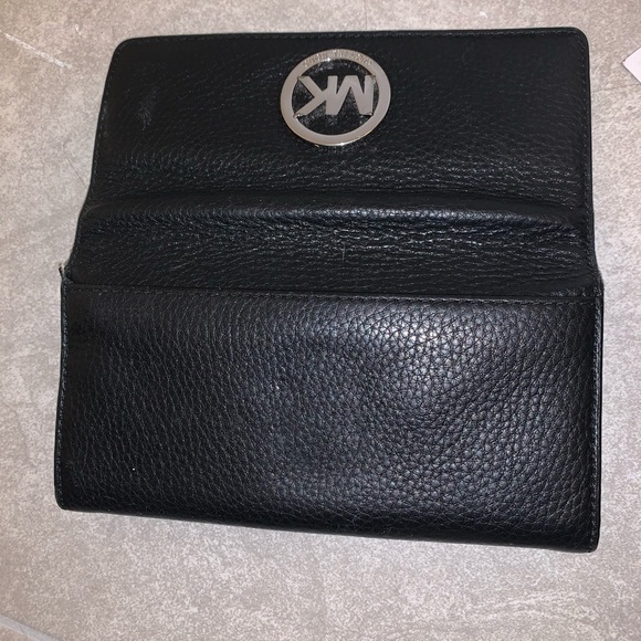 Michael kors real soft leather shoulderbucketstyle - Picture 10 of 10